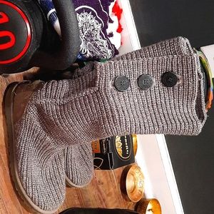 Ugg classic Cardy boot gray size 9